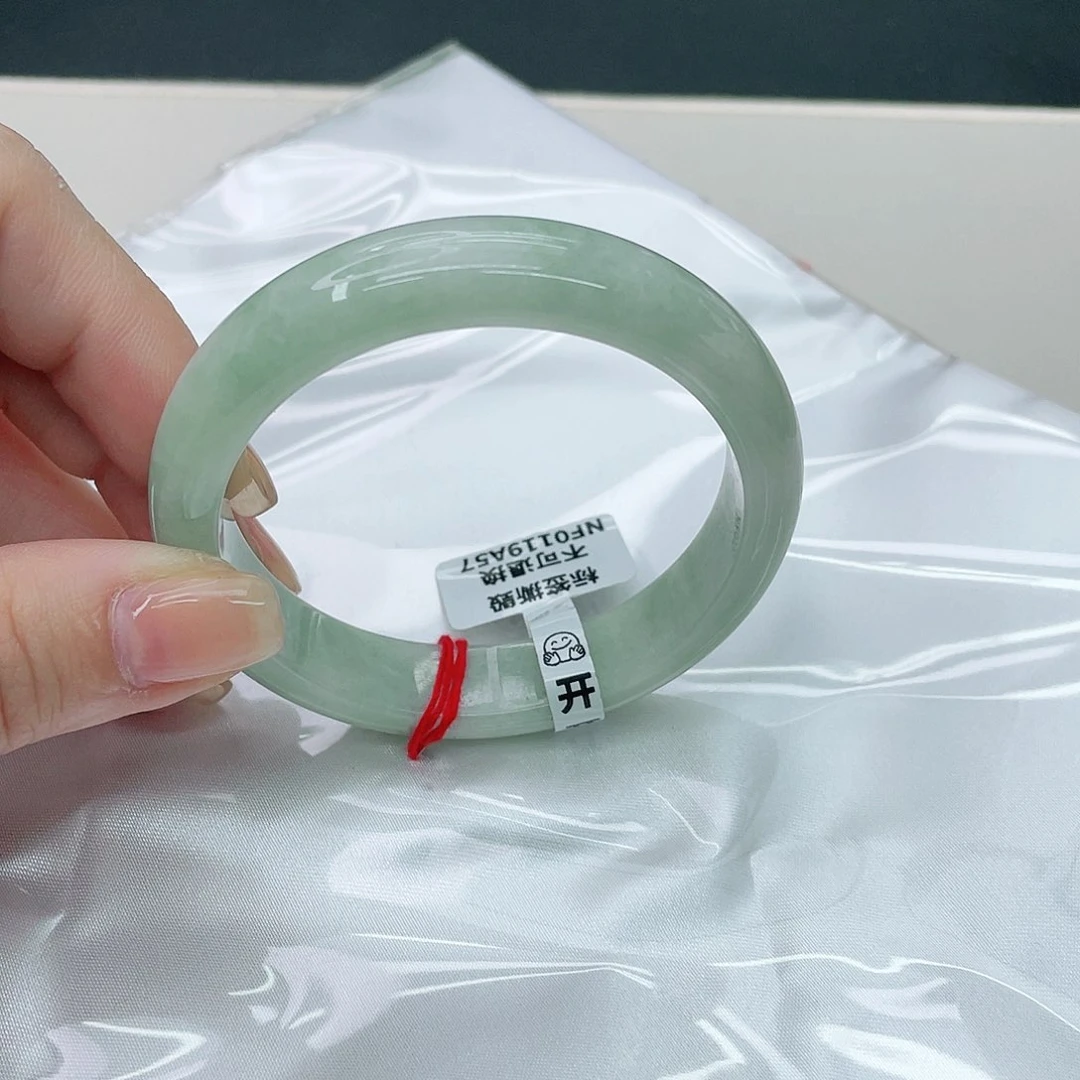 翡翠手镯未镶嵌正54.7