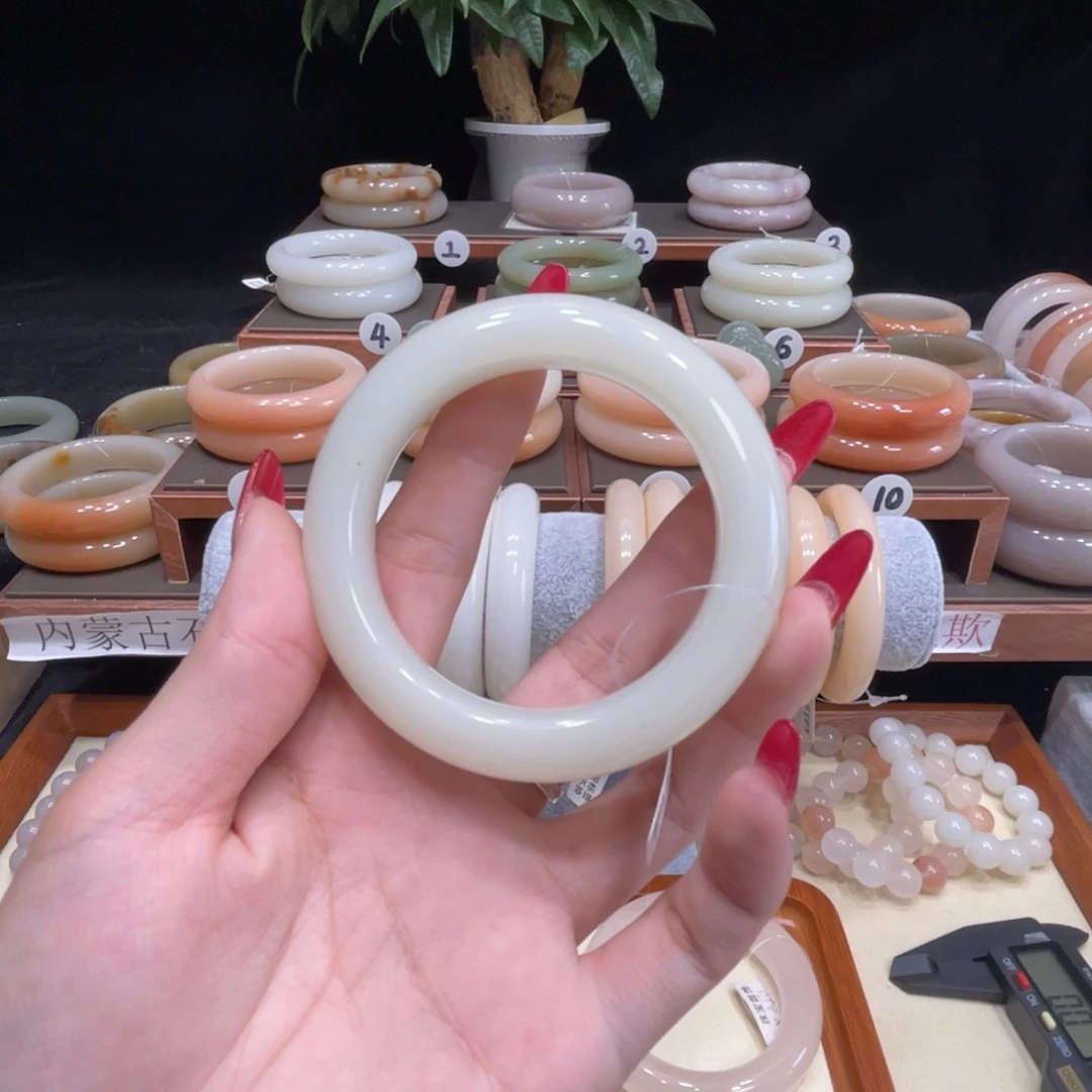 崽***.石英质玉未镶嵌手镯