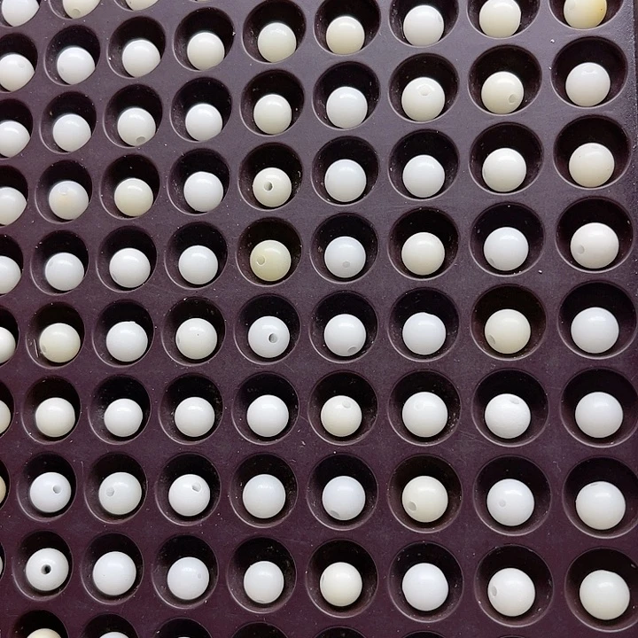 白玉菩提吊坠燕*瑕疵8白玉圆珠300