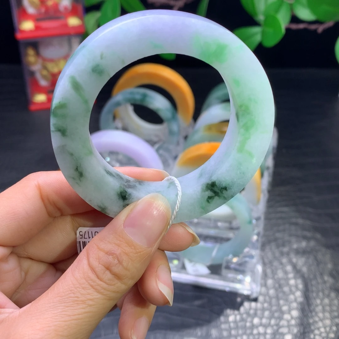 定制翡翠未镶嵌手镯