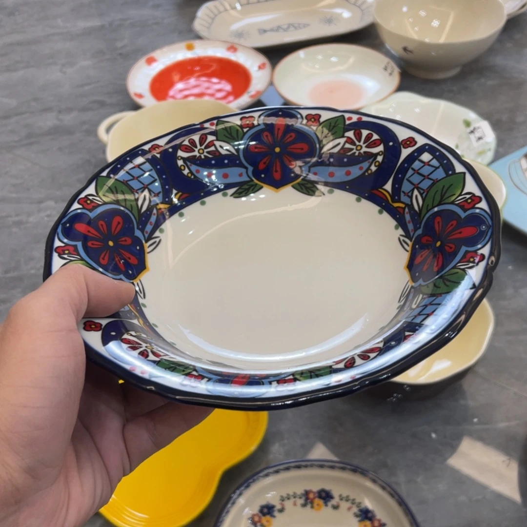 陶瓷微瑕餐具介意勿拍，满18飞！
