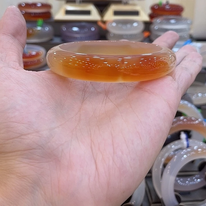 玛瑙/玉髓手镯未镶嵌大*子