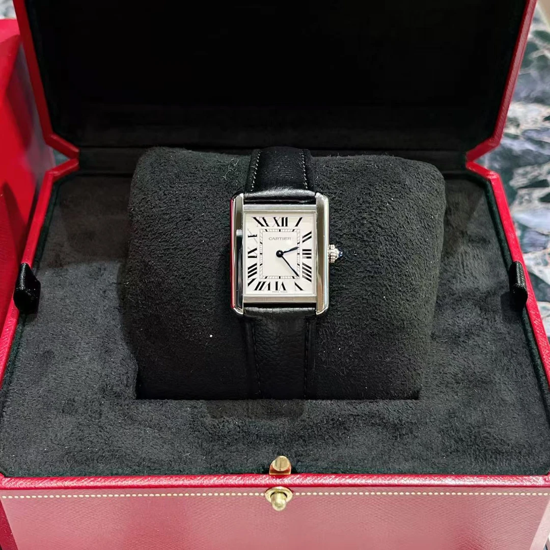 99新 Cartier/卡地亚 坦克/全套/31 x 24.4mm女石英/公价22500