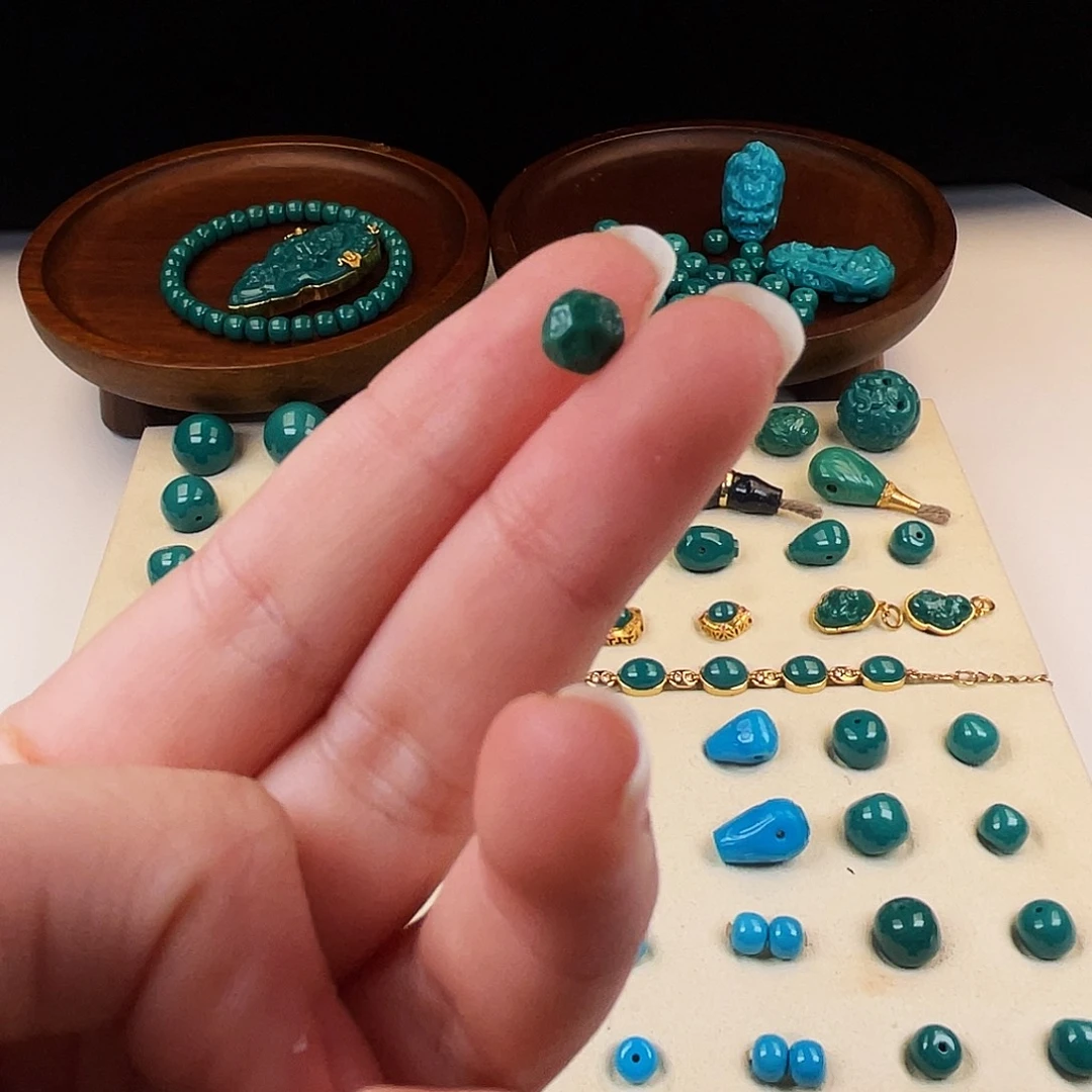 绿松石未镶嵌把件