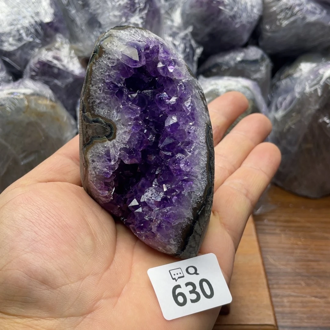 未镶嵌水晶大型摆件（非配饰）