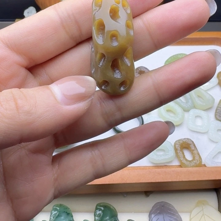 和田玉（糖玉）未镶嵌车挂