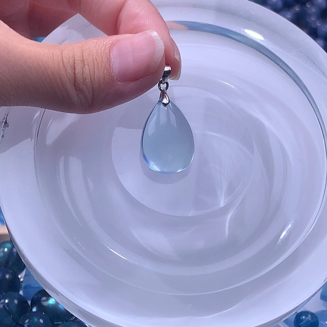 银S925镶嵌手串海蓝宝石水滴130元 叠拍2件