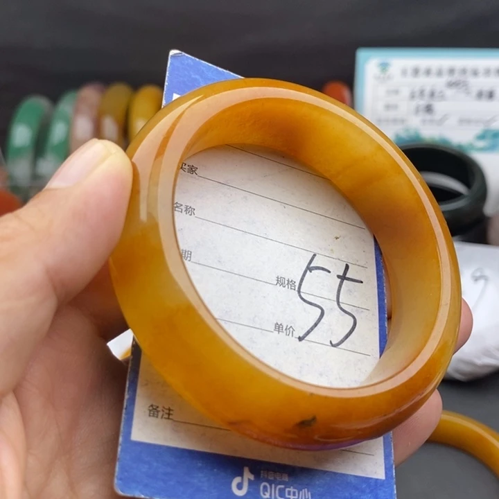 未镶嵌手镯石英质玉
