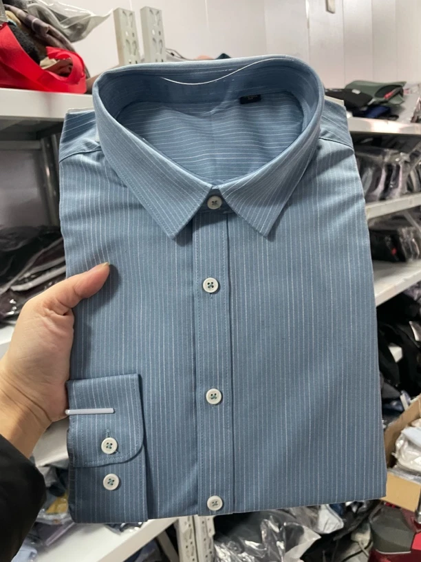 【巴*顿】断码清货41%再生纤维素面料小码蓝色条纹衬衫