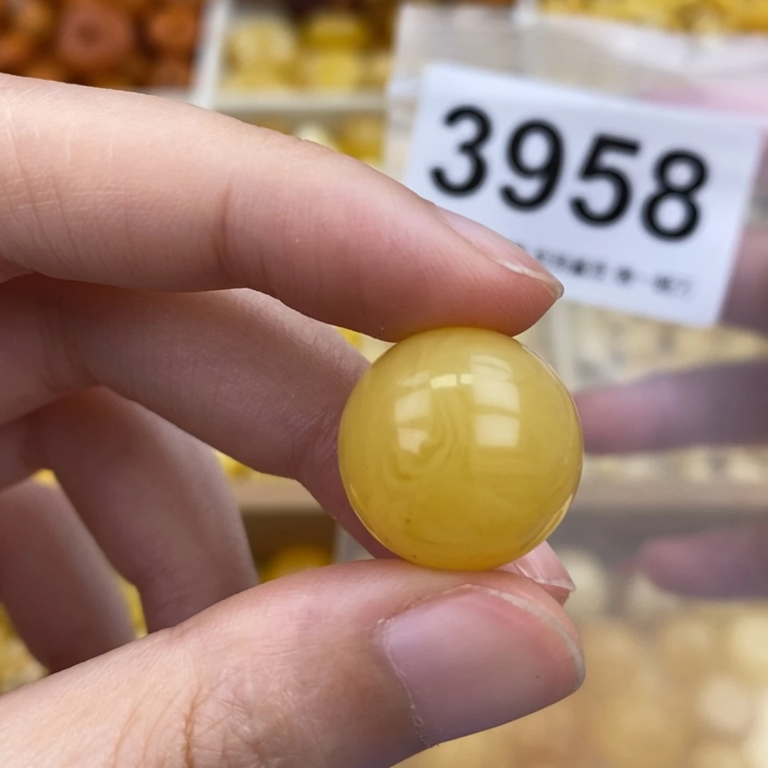 未镶嵌琥珀珠宝奇石17.8