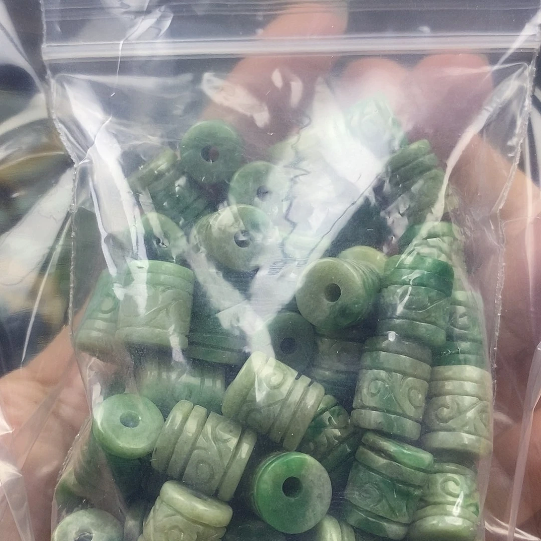 翡翠未镶嵌颈饰董*桶珠