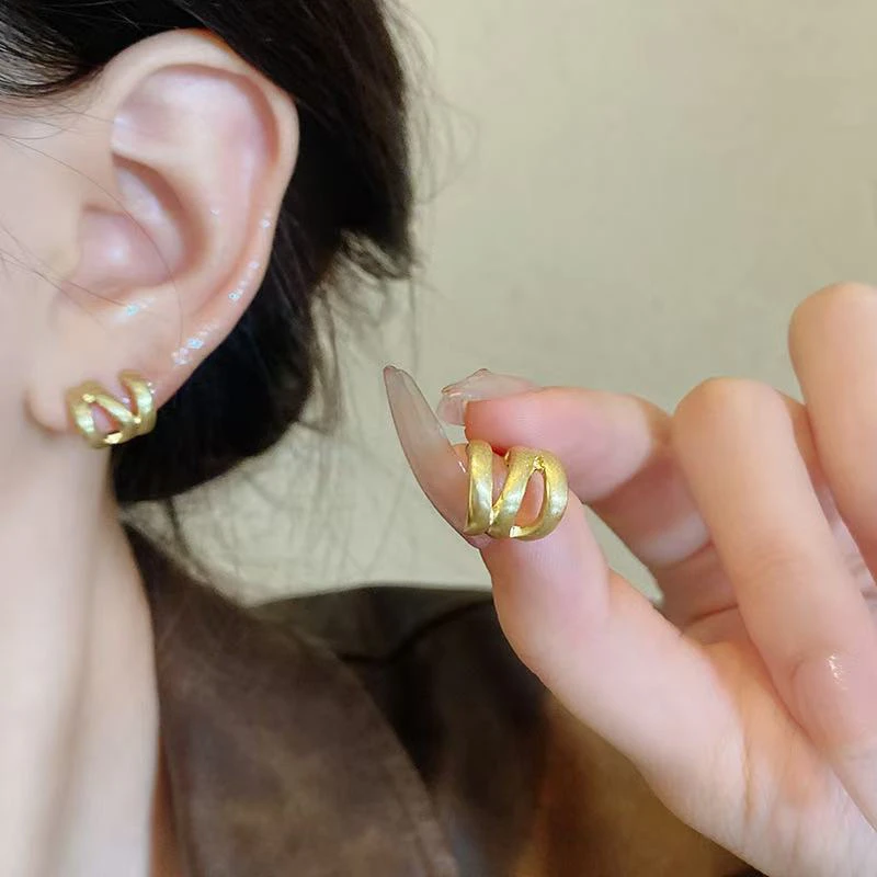 合金耳饰 钛钢耳饰金色ins优雅几何简约风耳钉精致法式女轻奢