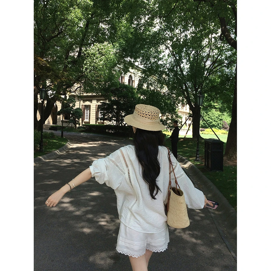 张贝贝 加缪手写诗 仿亚麻 法式温柔感蕾丝拼接衬衫