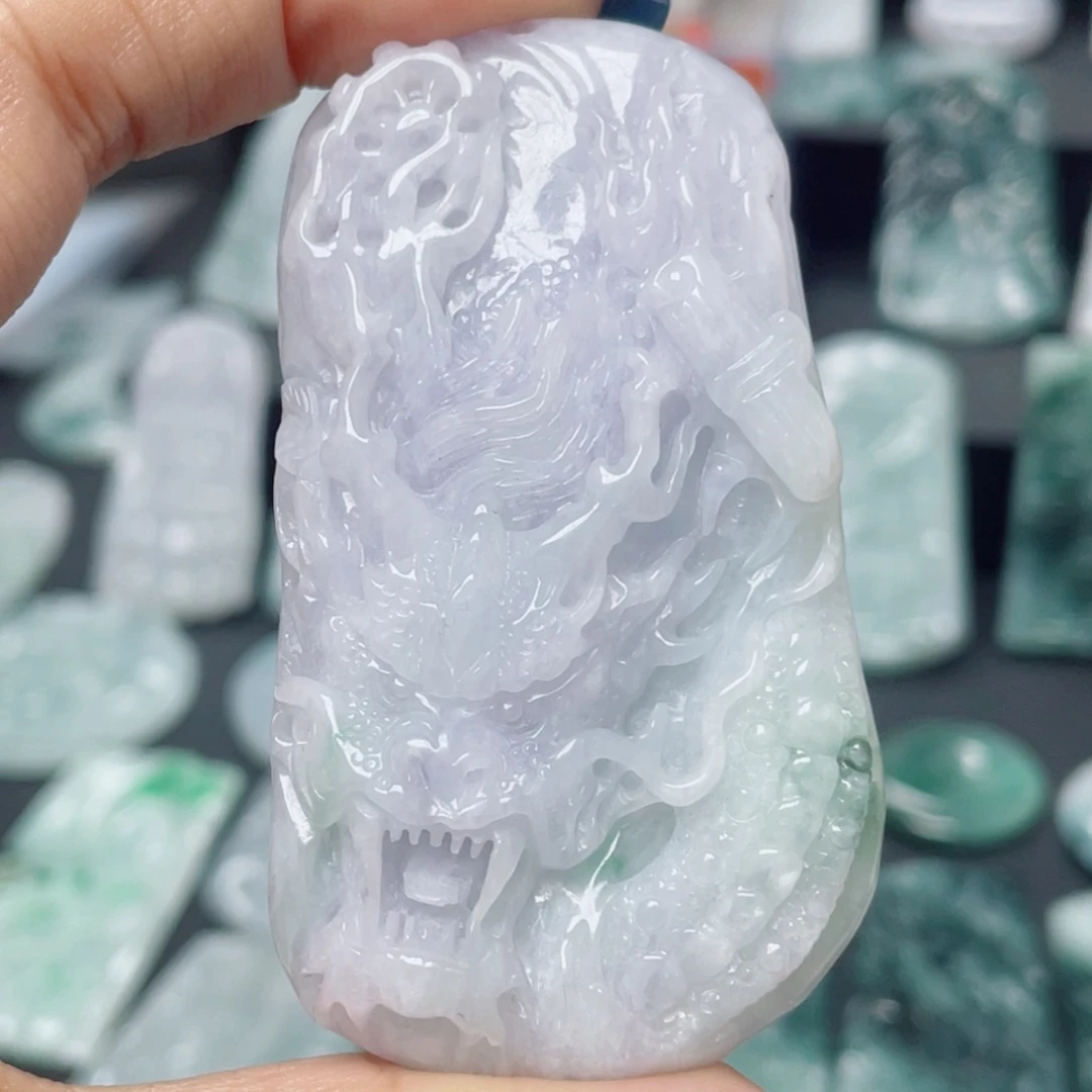 翡翠未镶嵌颈饰龙牌