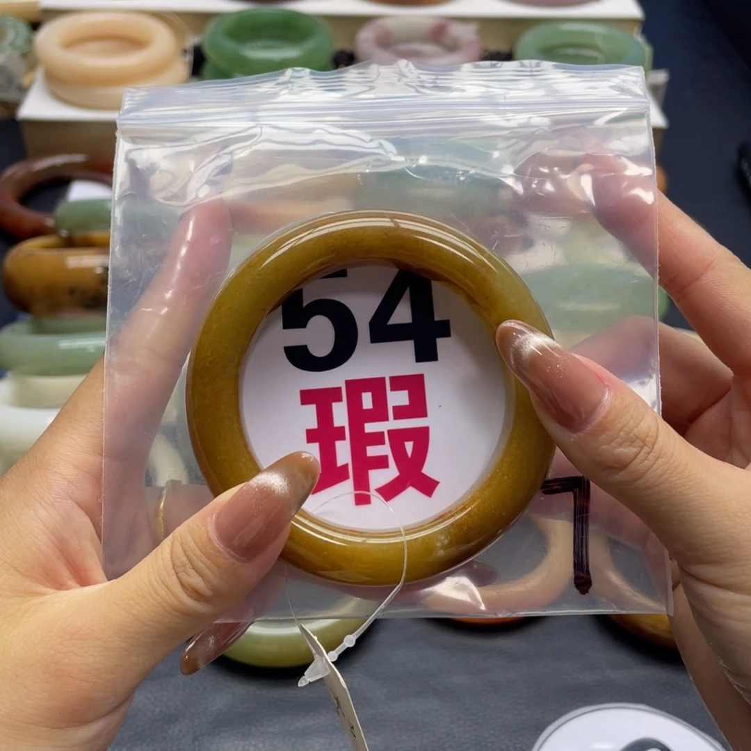 未镶嵌手镯石英质玉