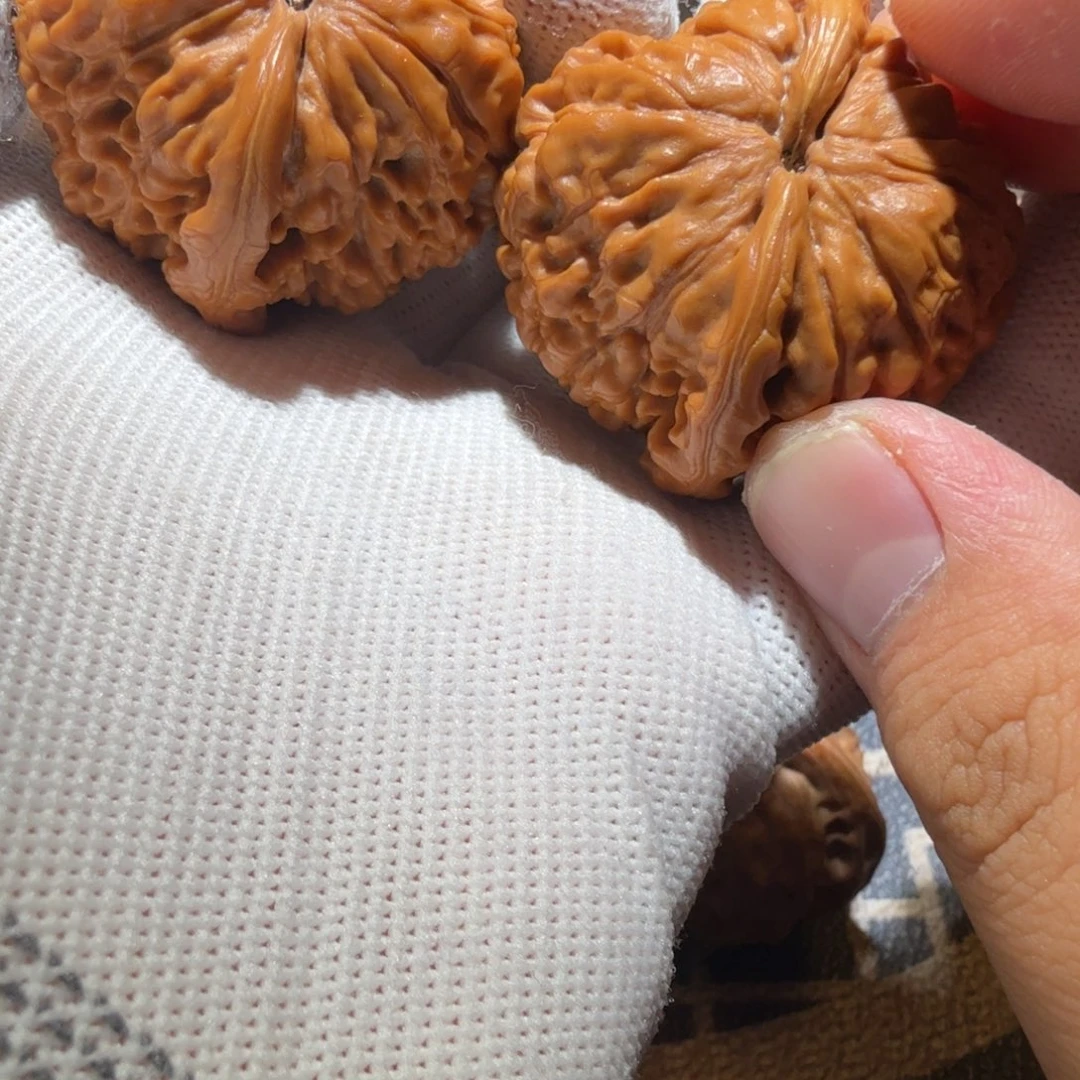 o***o文玩核桃把件莲花