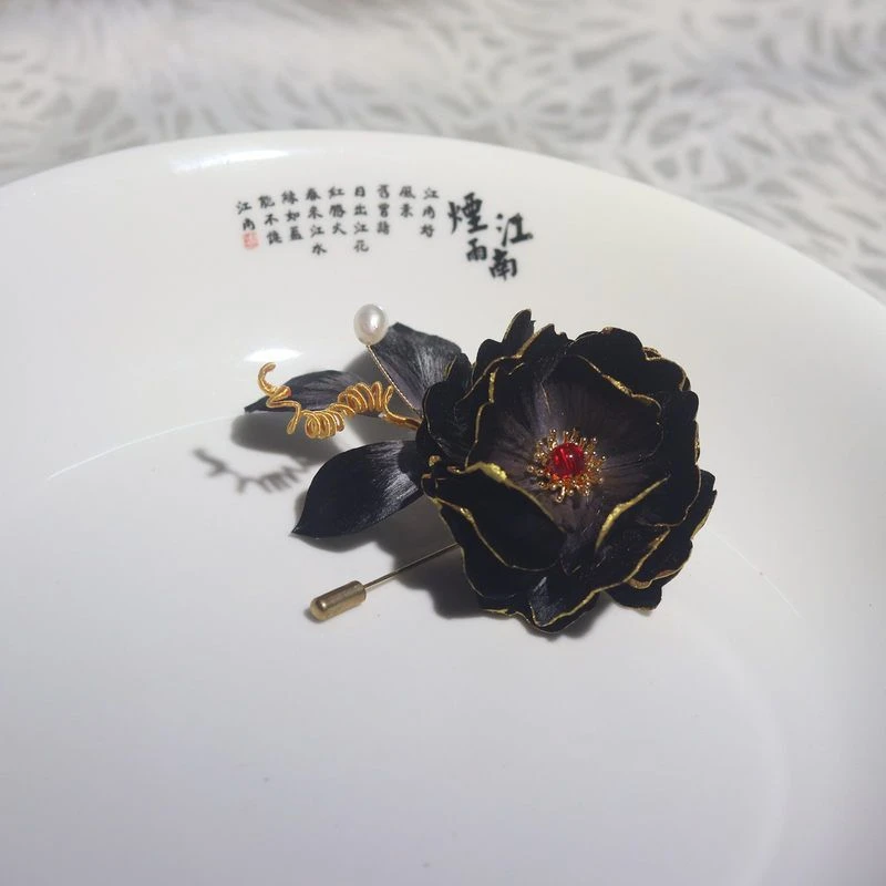 锌合金仿珍珠胸针 黑金山茶绒花汉服配饰古风头饰明制日常百搭胸