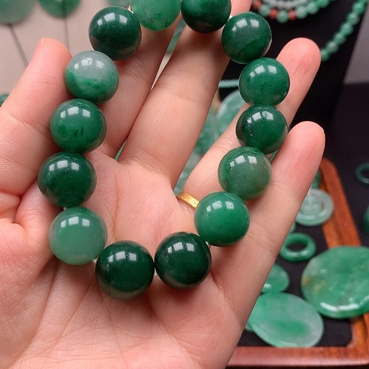 未镶嵌石英岩玉珠宝半成品