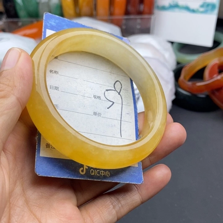 石英质玉未镶嵌手镯