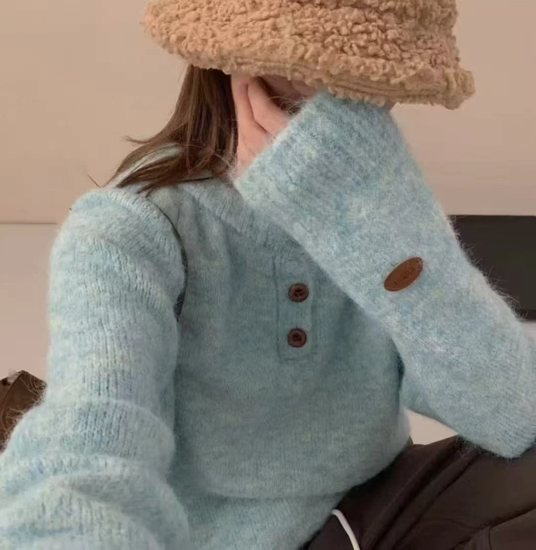 韩系甜美减龄软fufu慵懒风套头毛衣女秋冬时尚半开领软糯针织上衣