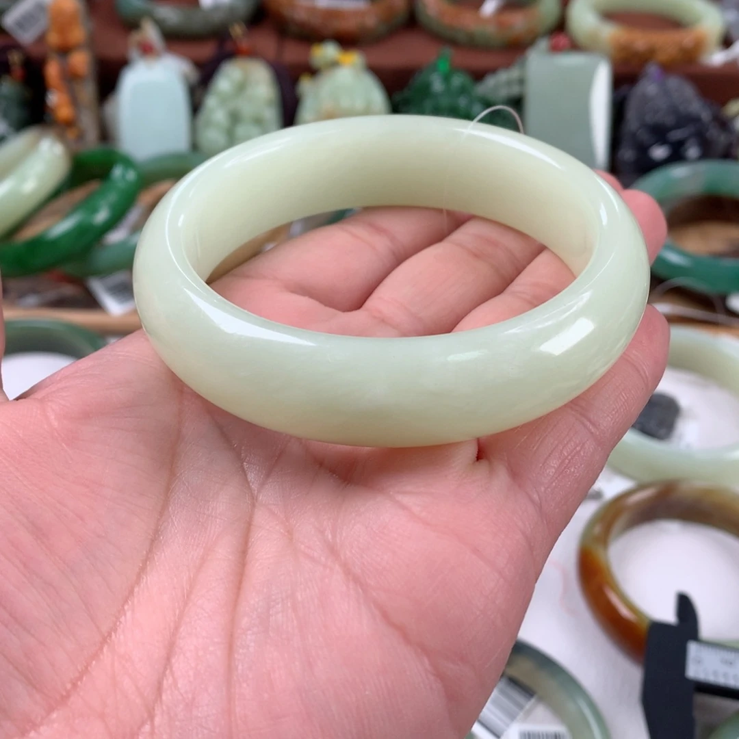 岫玉手镯未镶嵌60口径