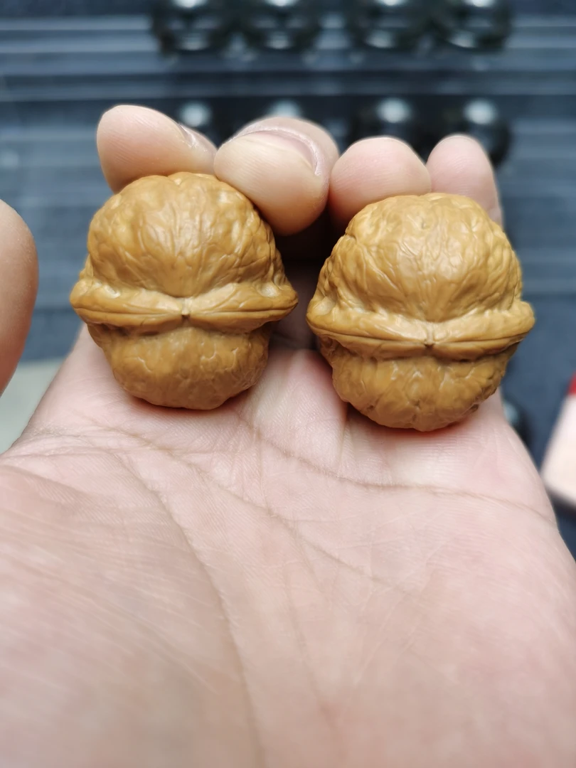 云铁堂臻选文玩核桃—蟒纹元宝蟾