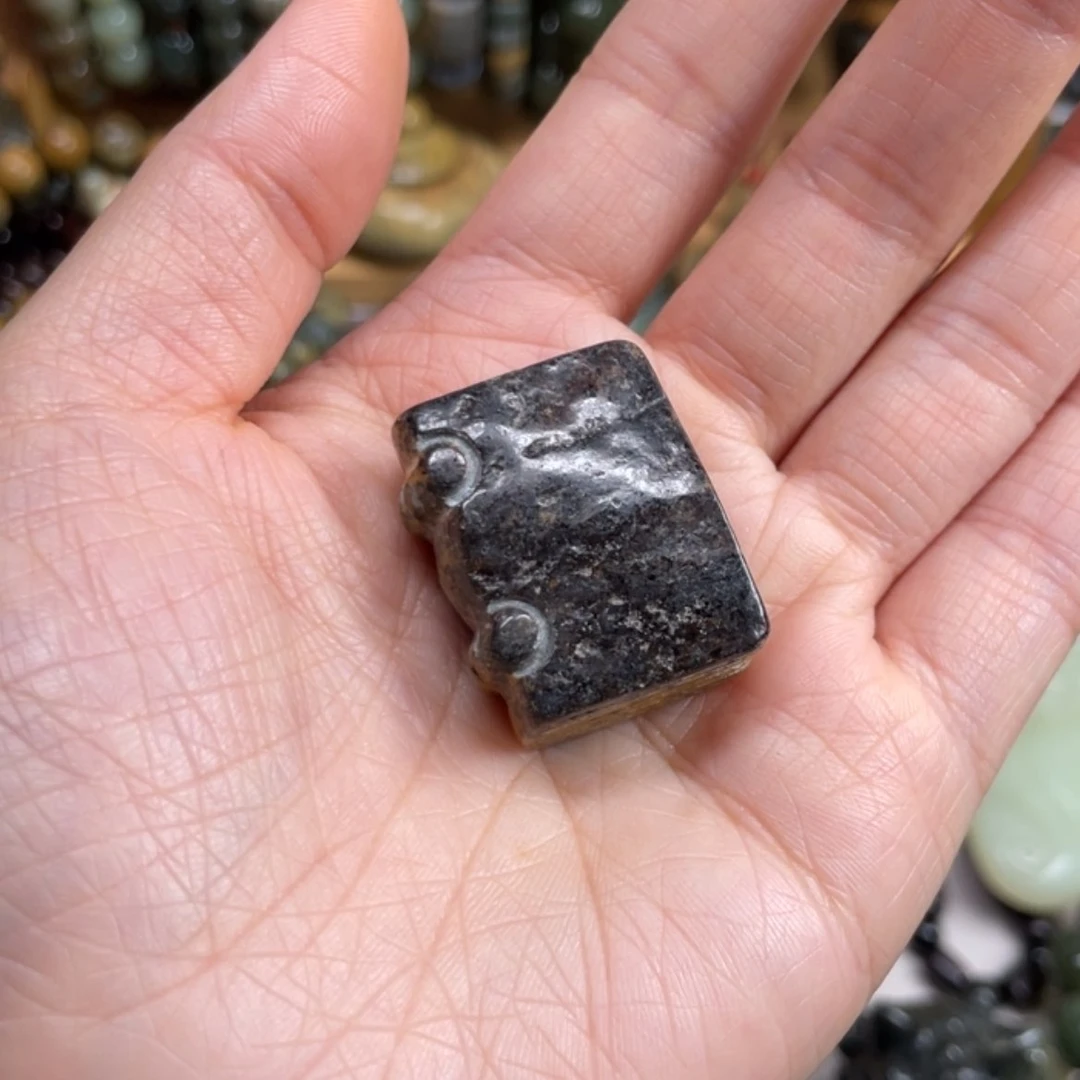 【闪购商品】未镶嵌岫岩河磨玉（透闪石质玉）挂件