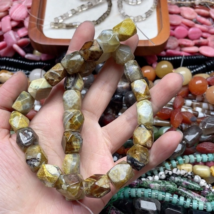 玛瑙/玉髓合金珠宝半成品三****妈一条奶皮玛瑙