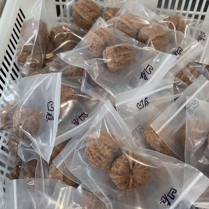 吊坠文玩核桃凹底瑕疵