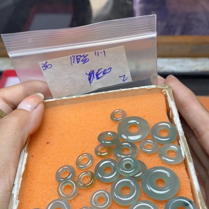 阳***9定制翡翠未镶嵌不退