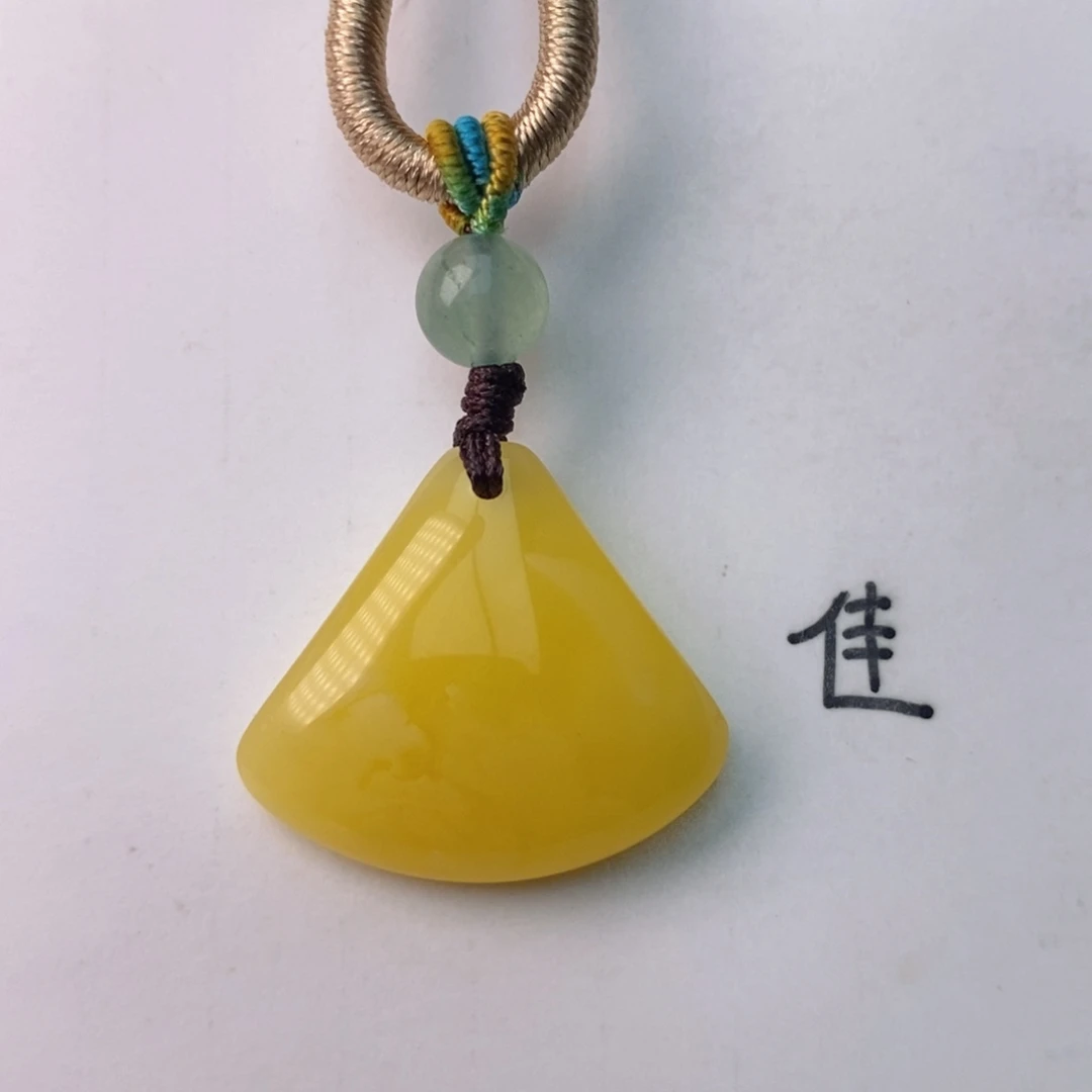 未镶嵌琥珀珠宝奇石