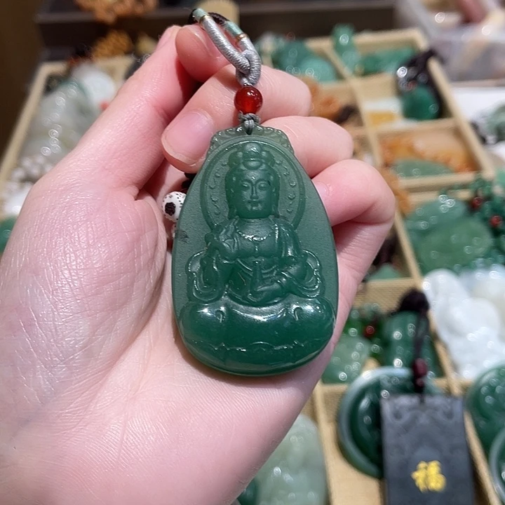 石英质玉未镶嵌颈饰