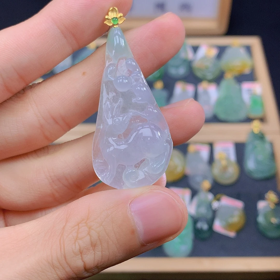 翡翠18K金镶嵌颈饰翡翠