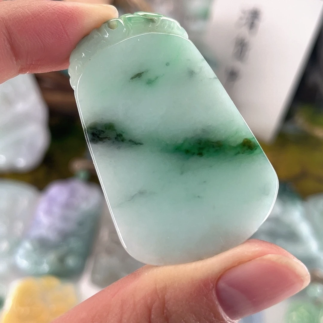 翡翠未镶嵌颈饰无事牌