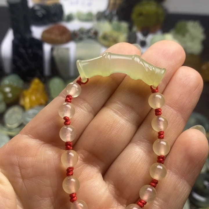 合金蛇纹石玉颈饰