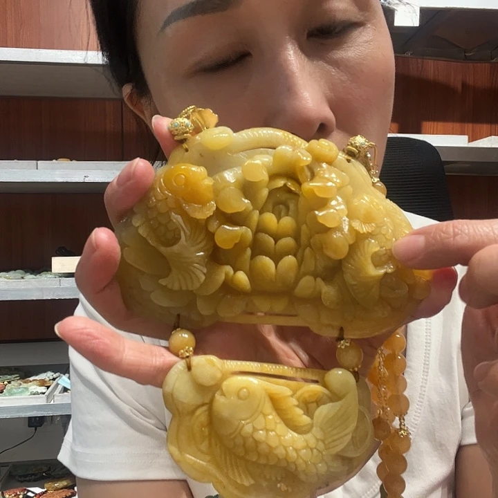 岫玉未镶嵌岫玉吊坠b****o