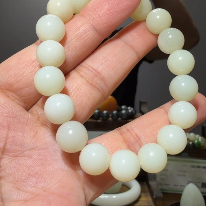 未镶嵌和田玉车挂