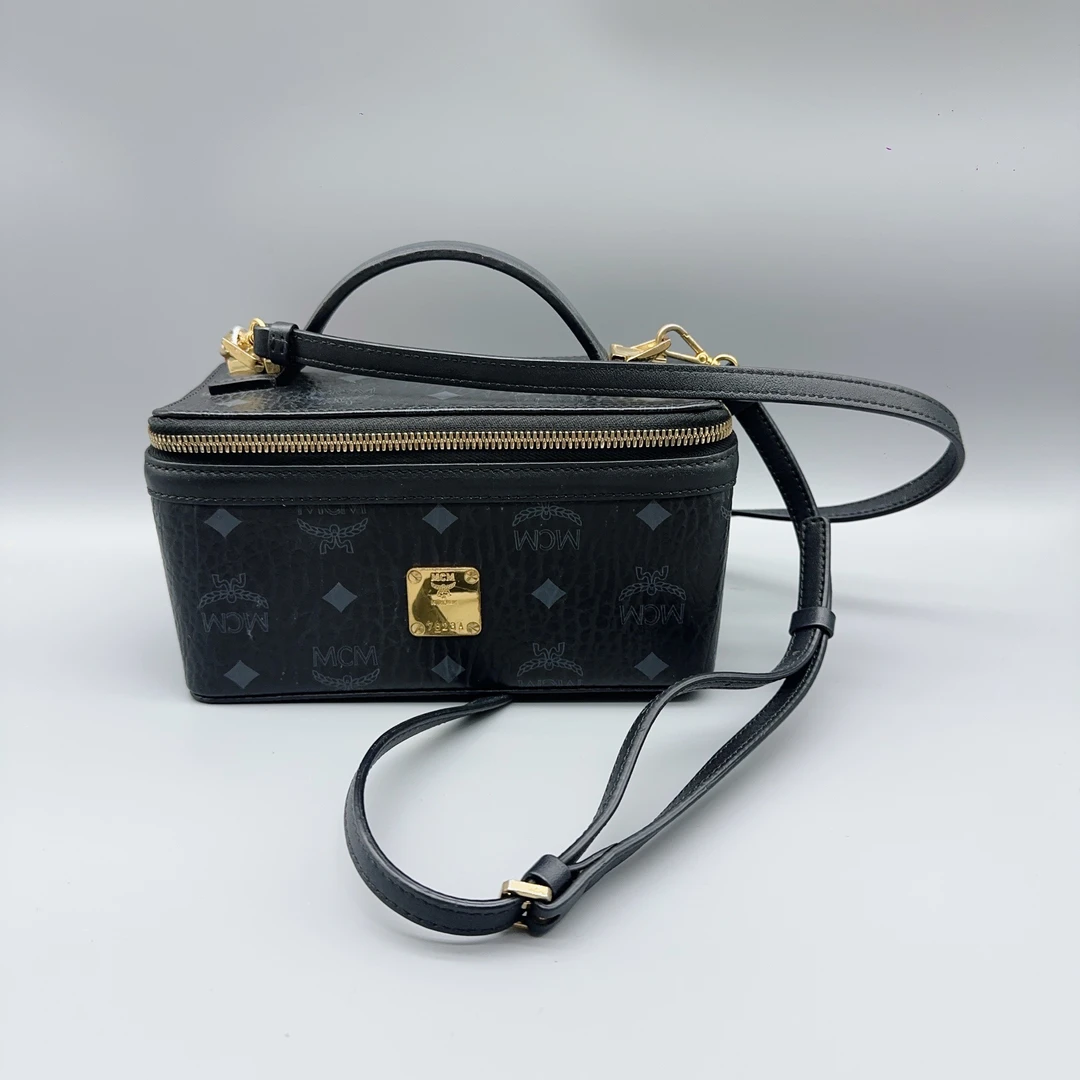 95新 MCM  黑色盒子斜挎包  1649 3744