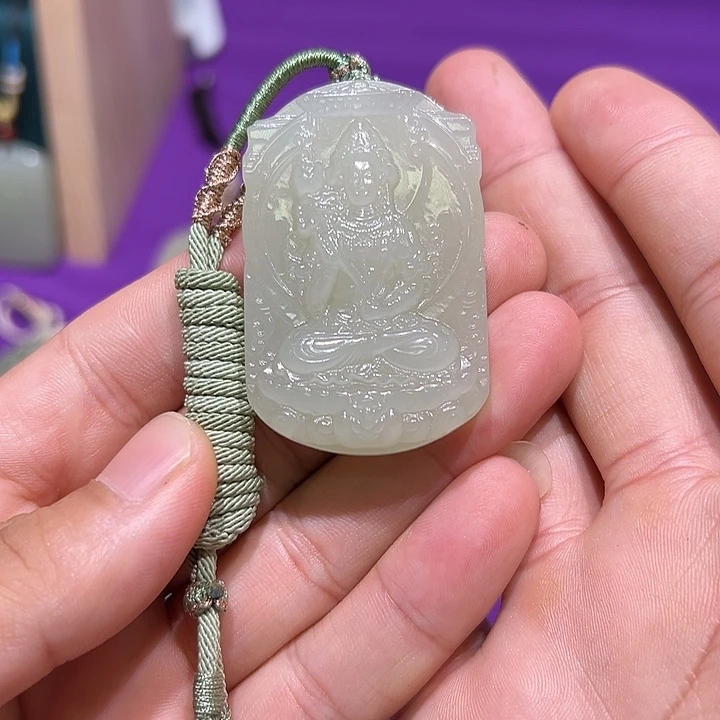 小***子颈饰未镶嵌和田玉
