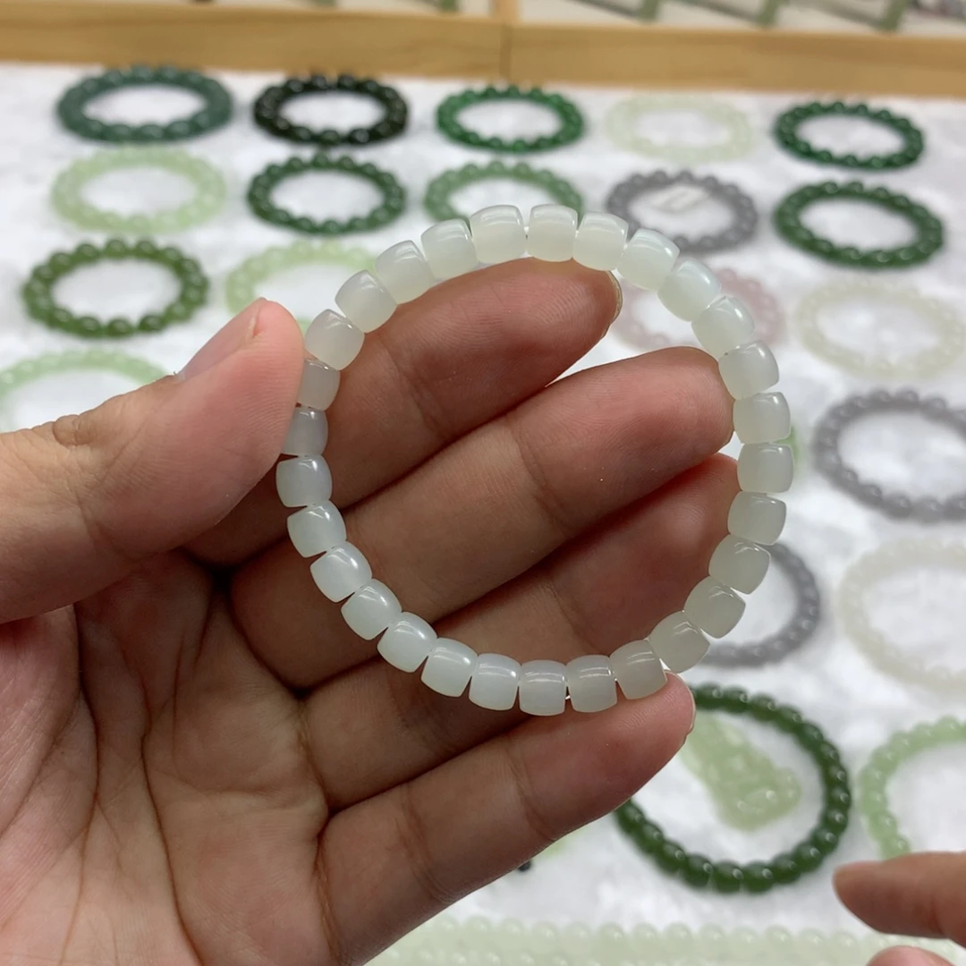 未镶嵌手串和田玉（直切冰白玉6.8）