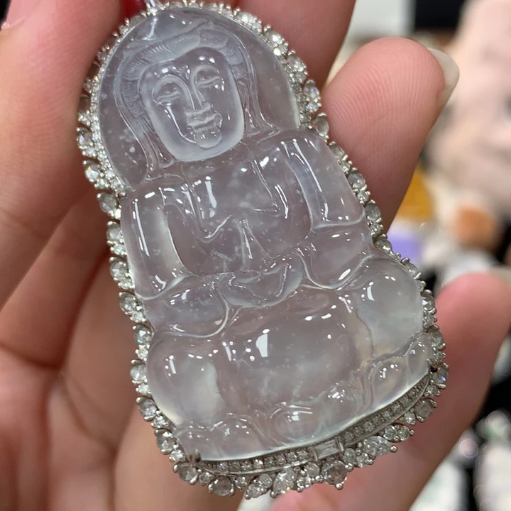 颈饰18K金镶嵌翡翠观音