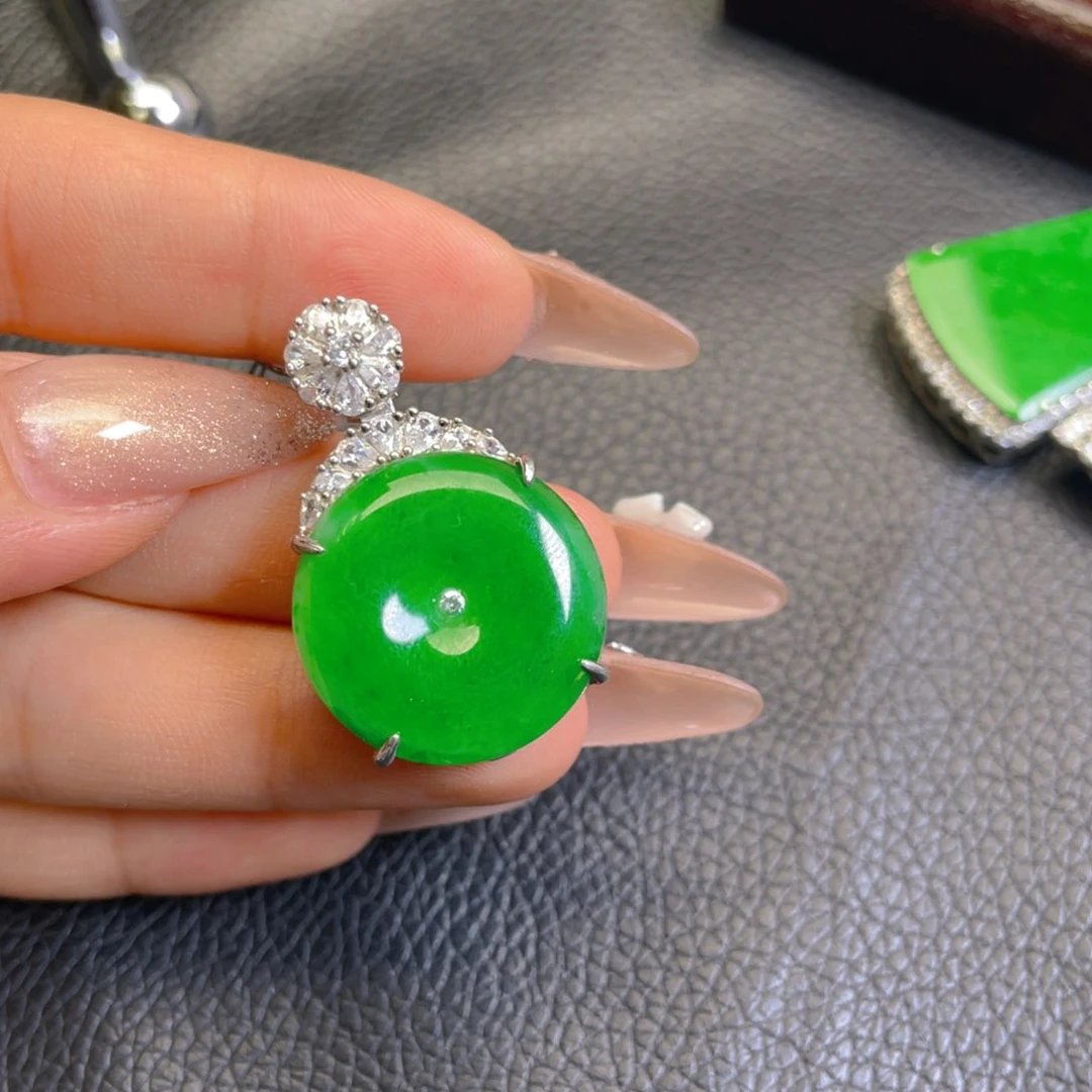 翡翠银S925镶嵌颈饰翡翠