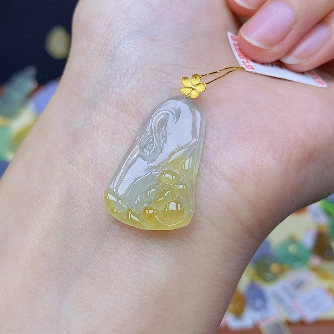 翡翠颈饰18K金镶嵌翡翠