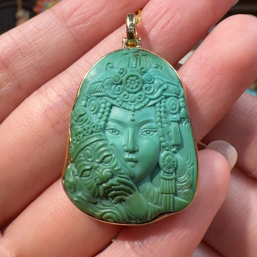 绿松石18K金镶嵌吊坠(不含链)扎基娘娘
