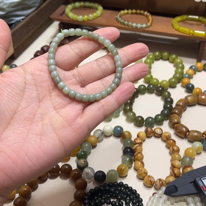 和田玉未镶嵌手链