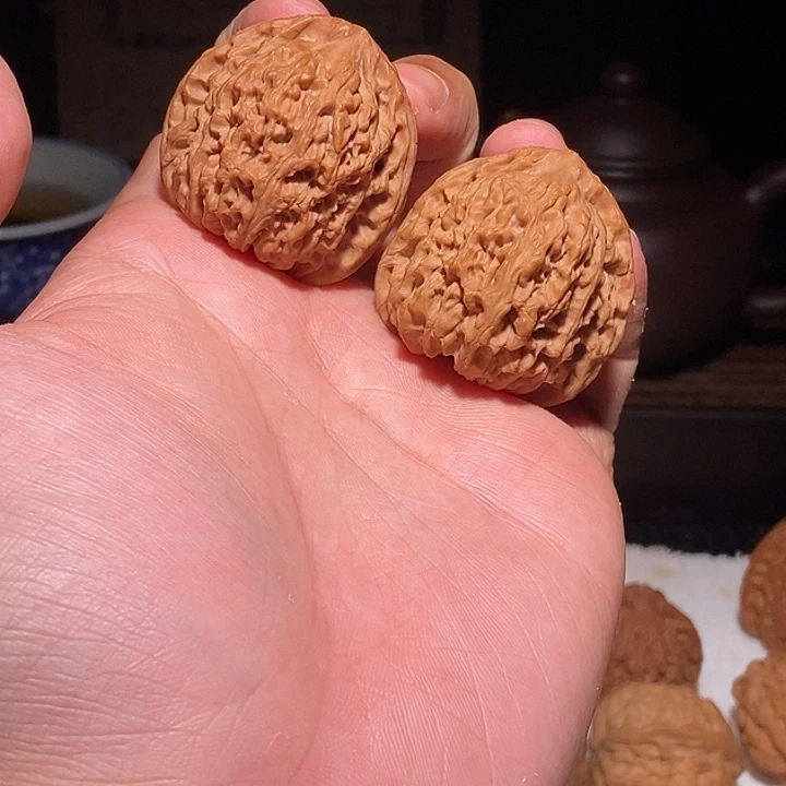 文玩核桃手把件南疆石