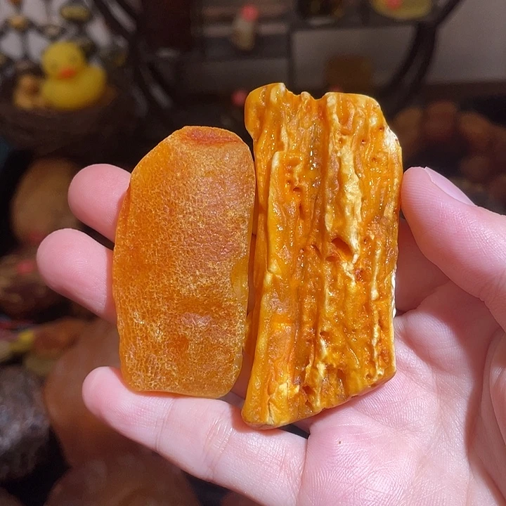 琥珀未镶嵌珠宝奇石W****。