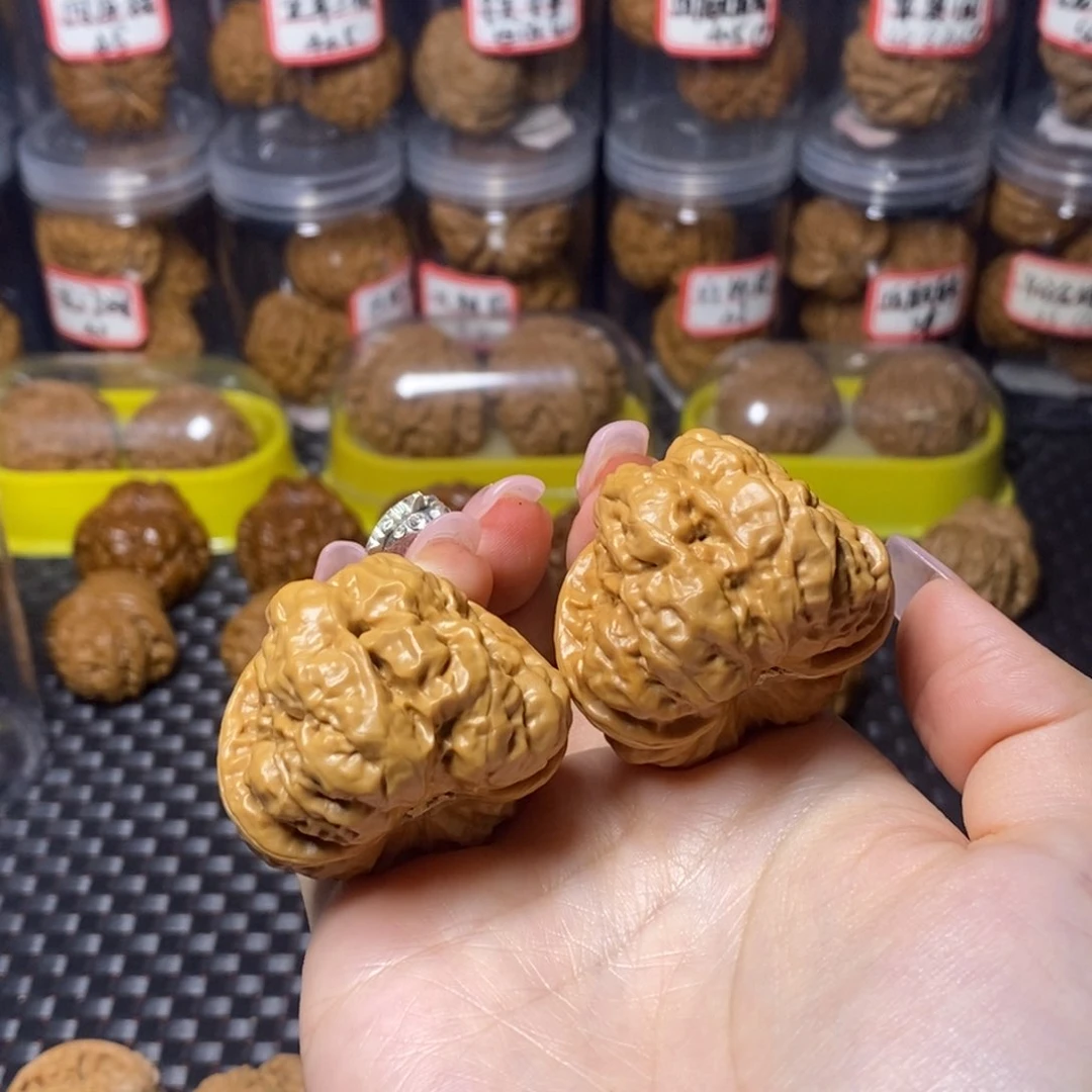 文玩核桃吊坠蛤蟆头肚子45边43