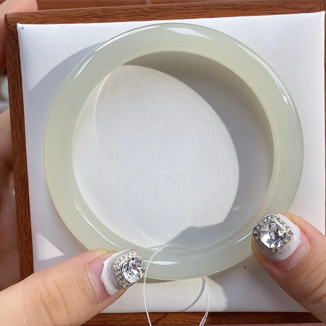 和田玉手镯未镶嵌婷