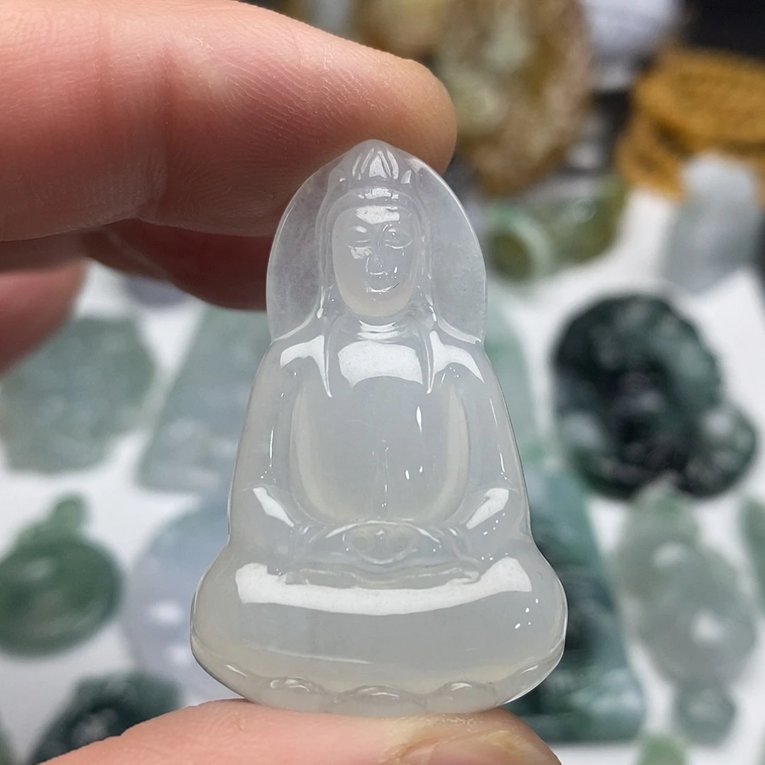 翡翠未镶嵌颈饰素衣观音